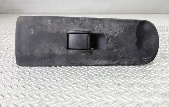 Mitsubishi Colt Electric window control switch MR587944