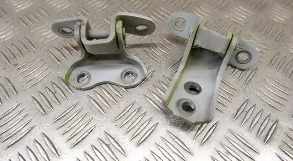 Toyota Yaris XP210 Front door hinge set 6873002050 6871002060