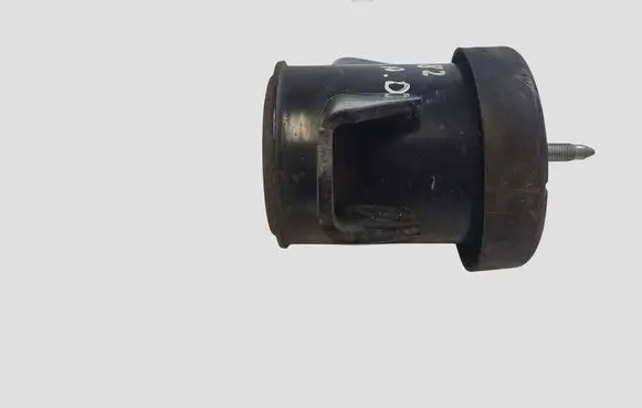 Nissan Leaf II (ZE1) Engine mount bracket