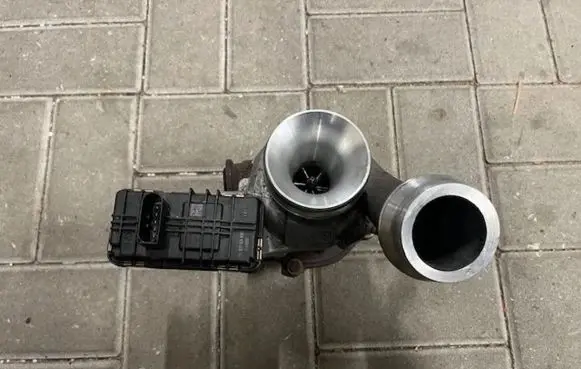 BMW M5 Supercharger 8514266