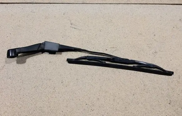 Honda CR-V Rear wiper blade arm