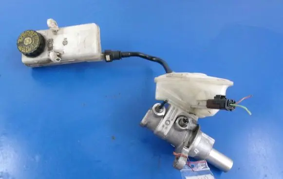 Peugeot 308 Master brake cylinder
