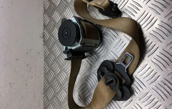 BMW 5 E60 E61 Front seatbelt 6712DJ81657 040518 602772000