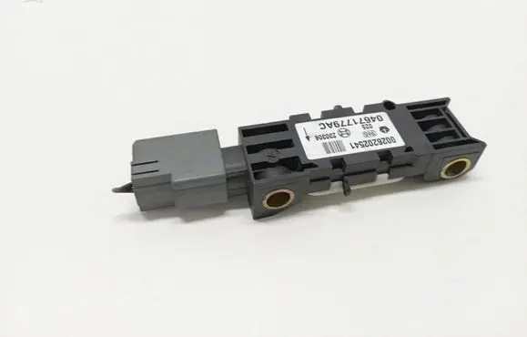 Jeep Grand Cherokee (WK) Airbag deployment crash/impact sensor 04671779AC 0026202541