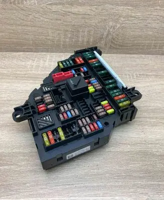 BMW 5 F10 F11 Fuse module 9252813