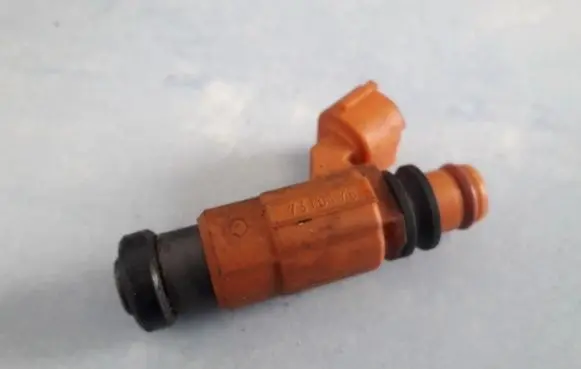 Mitsubishi Lancer Fuel injector cdh210