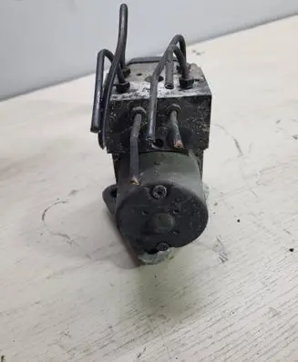 Mercedes-Benz Vito Viano W638 ABS Pump A0004461089