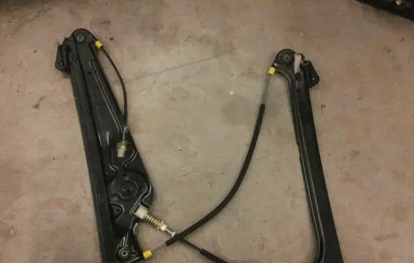 BMW 7 E65 E66 Front window lifting mechanism without motor 7138861
