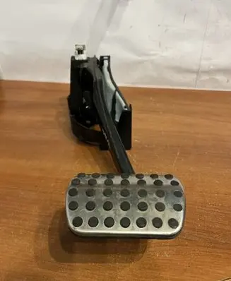 Mercedes-Benz C W204 Brake pedal A1702900182 D862