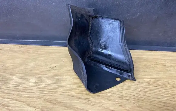 BMW 3 E90 E91 Rain gutter 6940855 5677210