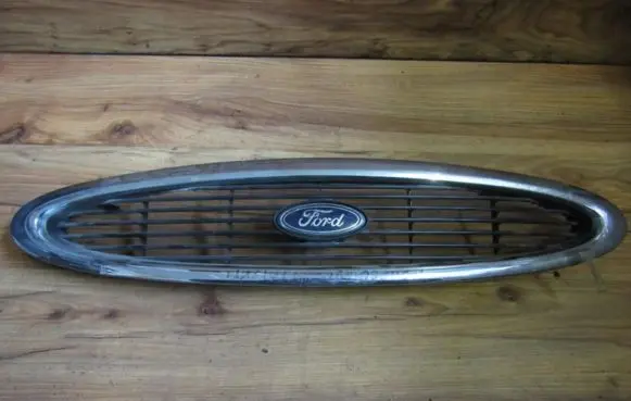 Ford Mondeo MK II Front grill 96bg8a133amw 96bg8200cnv