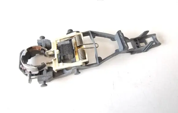 Rear door exterior handle/bracket