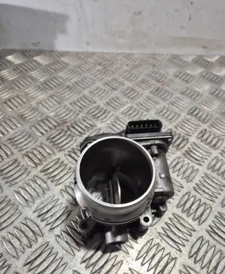 Volvo XC90 Throttle valve 32202650