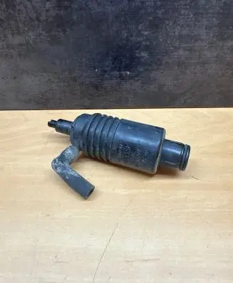 Audi A4 S4 B5 8D Windscreen/windshield washer pump 4A0955651