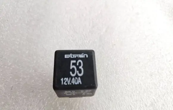 Volkswagen Golf IV Other relay 141951253B