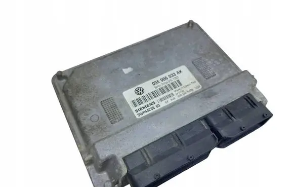 Volkswagen Polo Engine control unit/module 03E906033AK 5WP4423603