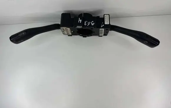 Volkswagen Golf V Wiper turn signal indicator stalk/switch 8L0953513G 4B0953503F