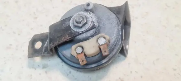 Nissan Note (E11) Horn signal 703881157