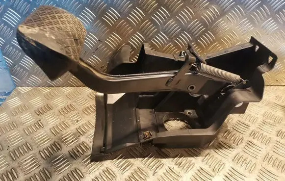 Mercedes-Benz CLK A209 C209 Brake pedal 2032900401