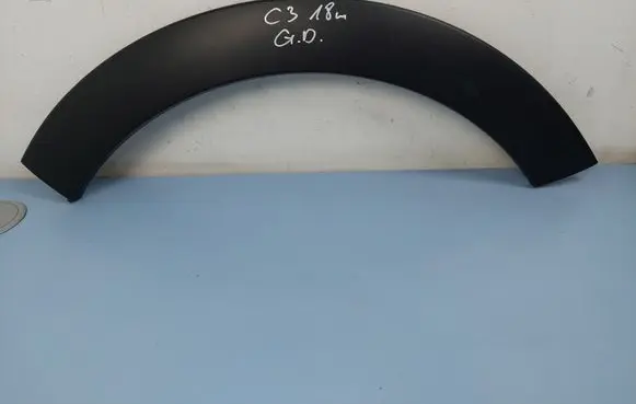 Rear door trim (molding)