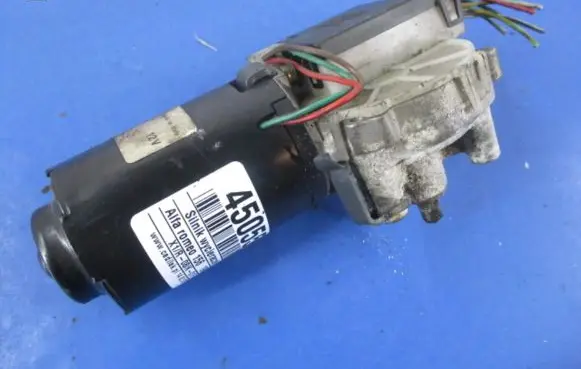 Alfa Romeo 156 Front wiper linkage and motor