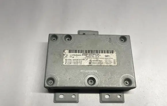 Mercedes-Benz C W204 GPS navigation control unit/module A2049000300
