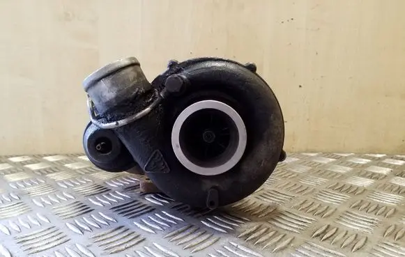Audi A6 S6 C4 4A Turbo 046145703G