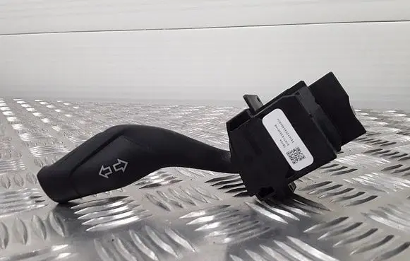 Ford C-MAX II Light switch AV6T13335AB