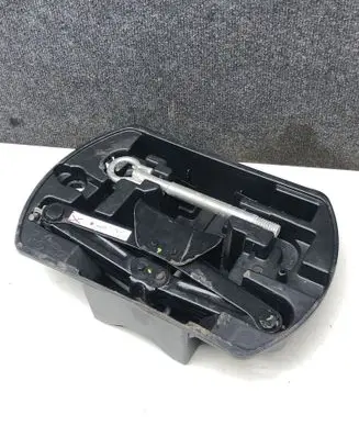 Peugeot 308 Tool set 9805820580