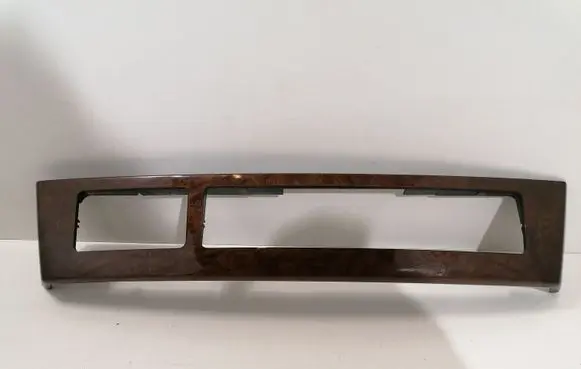 Dashboard glove box trim