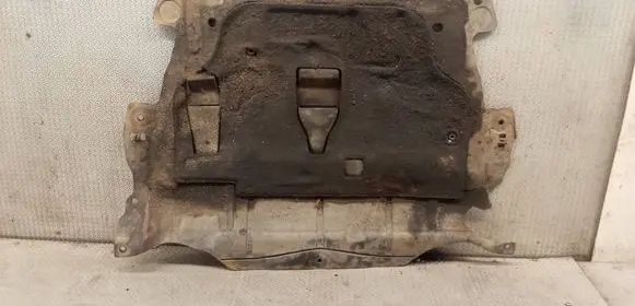 Volvo XC60 Engine splash shield/under tray 