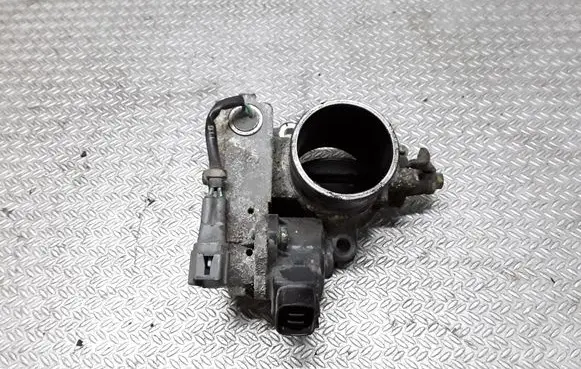 Toyota Avensis Verso Throttle valve 8967221020