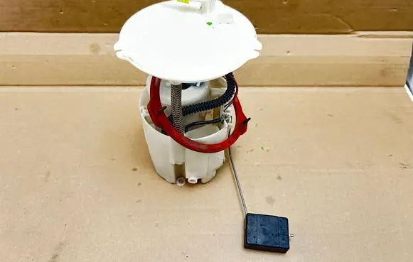 Mazda 5 In-tank fuel pump 1019620391