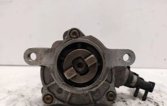 Renault Laguna II Vacuum pump 8200102535