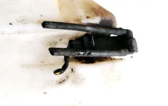 Ford Mondeo Mk III Windscreen/windshield washer pump