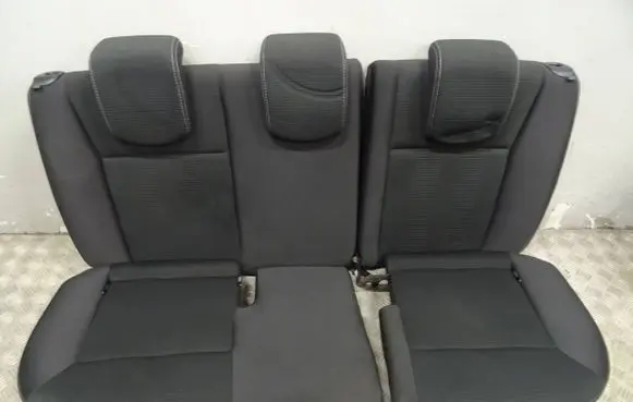 Renault Clio III Second row seats