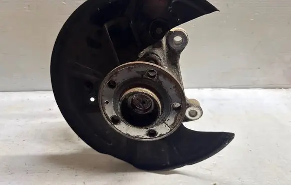 Volvo XC40 Front wheel hub spindle knuckle 32221857