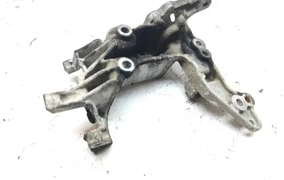 Peugeot 308 Engine mounting bracket 9804121180 2130