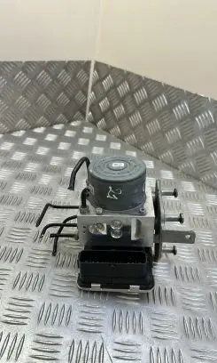 Mercedes-Benz C W205 ABS Pump A2539011600 A2534313200