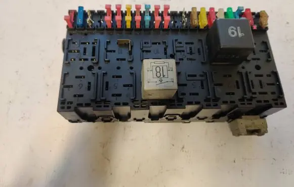 Volkswagen Multivan T4 Fuse box set 357937039