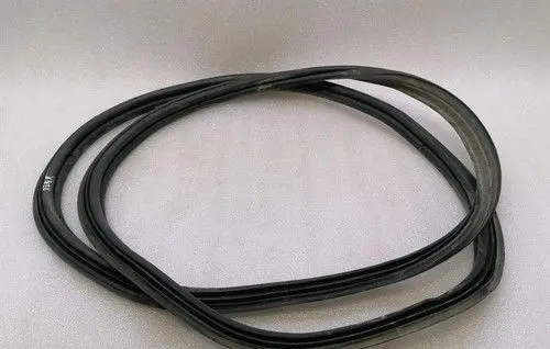 Chevrolet Corvette C8 Front door rubber seal