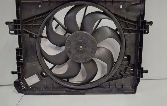 Renault Captur Electric radiator cooling fan 8240636