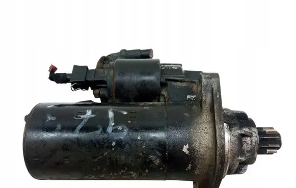 Volkswagen Bora Starter motor 02M911023A