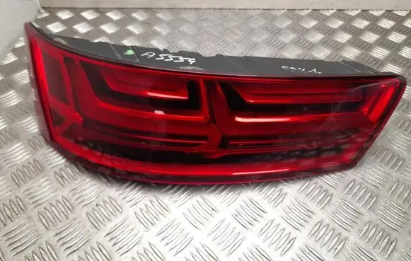 Audi Q7 4M Rear/tail lights 4M0945093M
