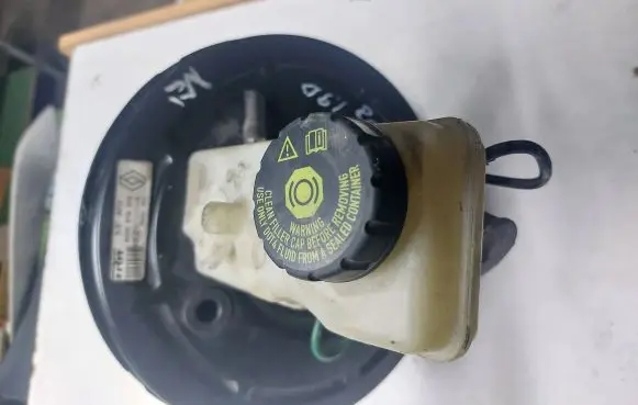 Renault Megane II Brake booster 8200678376