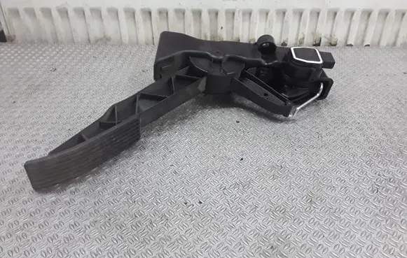 Mercedes-Benz A W169 Accelerator throttle pedal