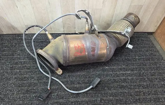 BMW 3 F30 F35 F31 Catalyst/FAP/DPF particulate filter 8638227