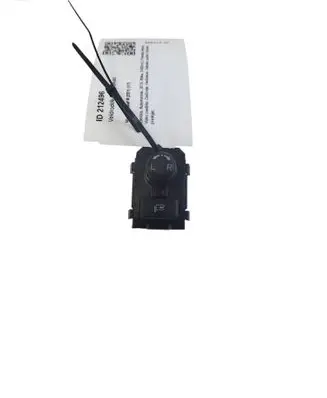 Nissan Leaf II (ZE1) Wing mirror switch