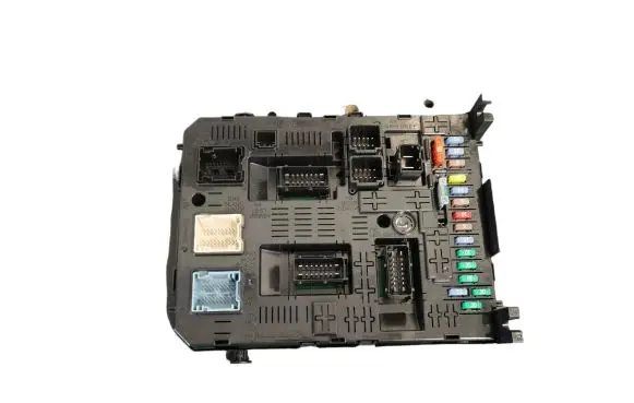 Citroen C4 Grand Picasso Fuse module 281197595