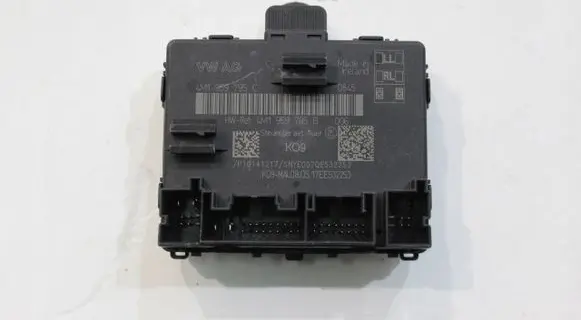Volkswagen Touareg III Door control unit/module 4M1959795C